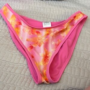 Wild Fable bikini bottom orange pink floral with a high leg cut NWOT Medium